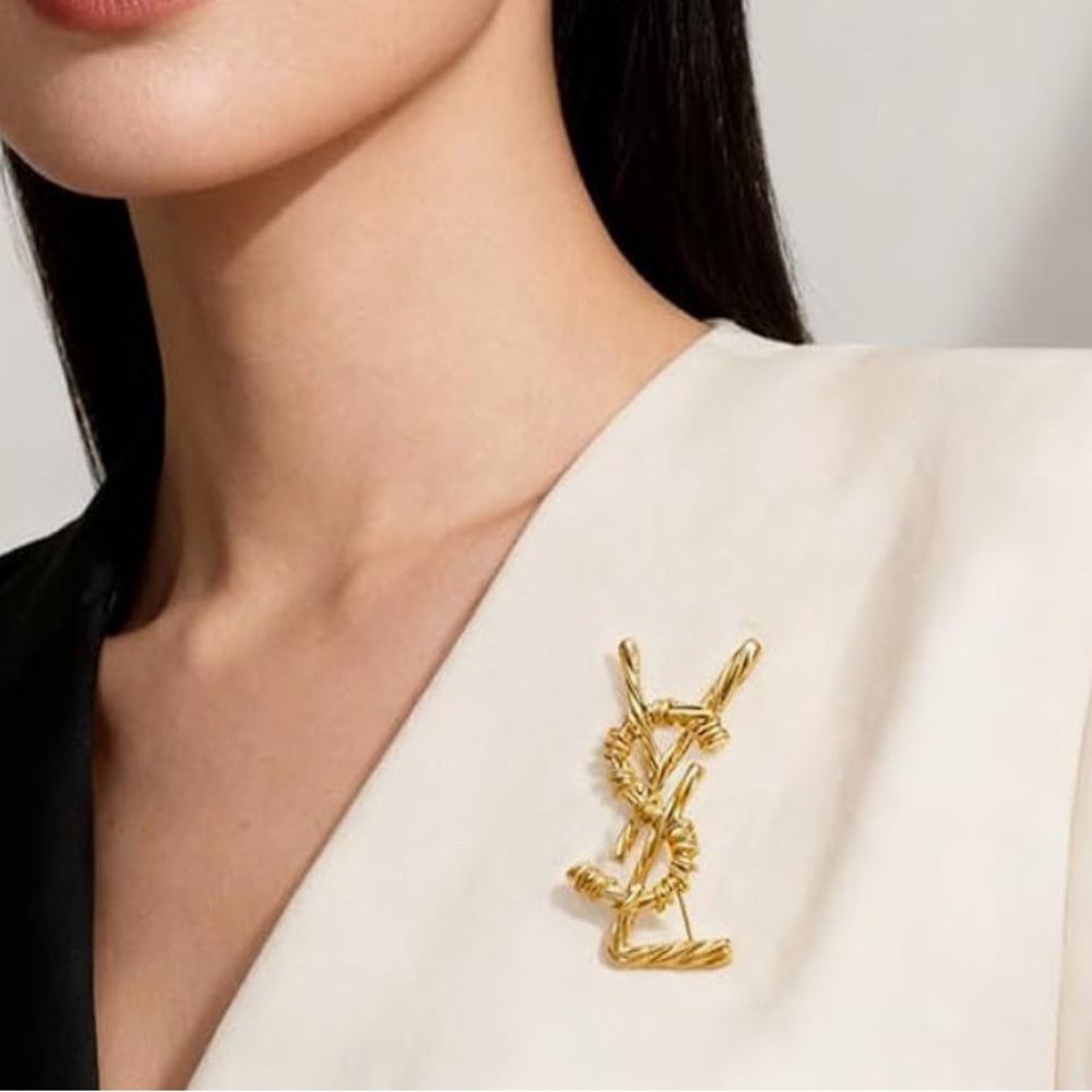 Elegant Gold Tone Interlocking Letter Brooch | Classic Monogram Pin Accessory